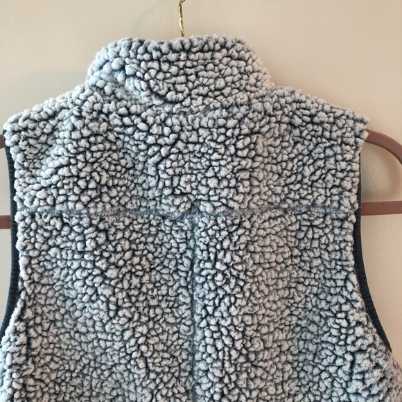 Thread & Supply Sherpa Vest Size S - Picture 11 of 15